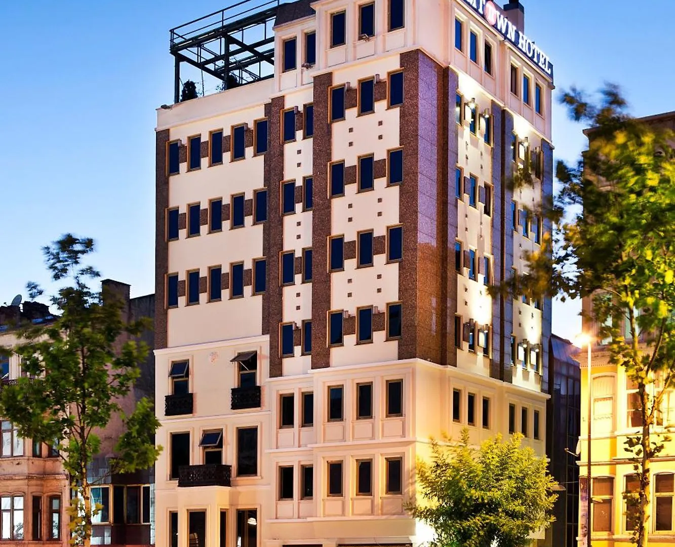 Taxim Town Hotel location