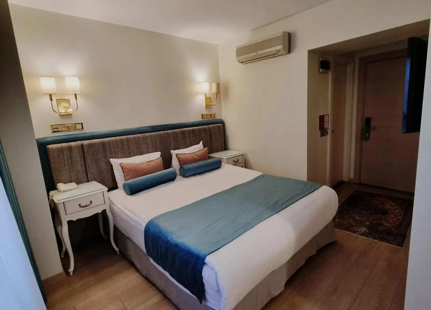 Taximtown Hotel Стамбул
